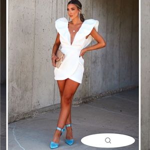 Vici white puff dress size m